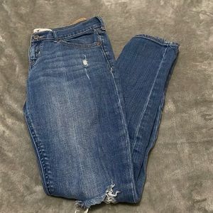Hollister Ripped Super Skinny Jeans - SZ 5R